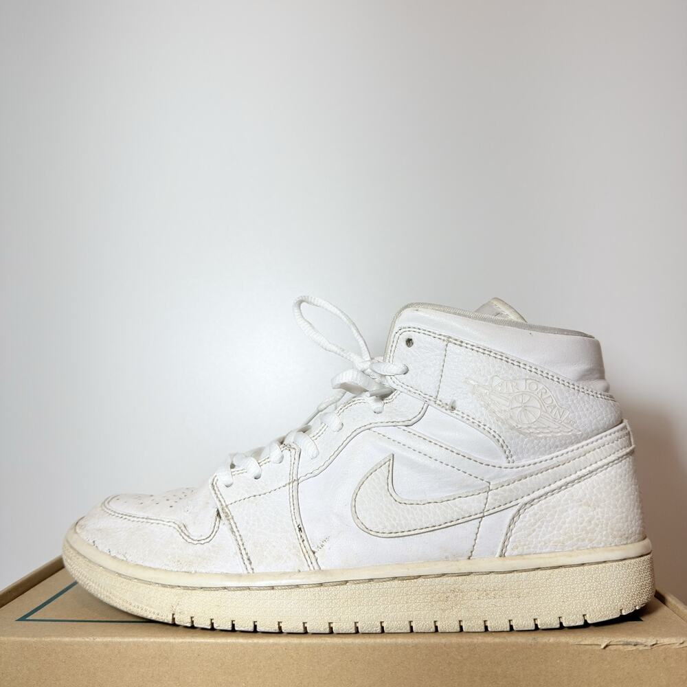 Nike Air Jordan 1 Retro Mid Men's Size 9 Triple White Sneakers White Jordan 1